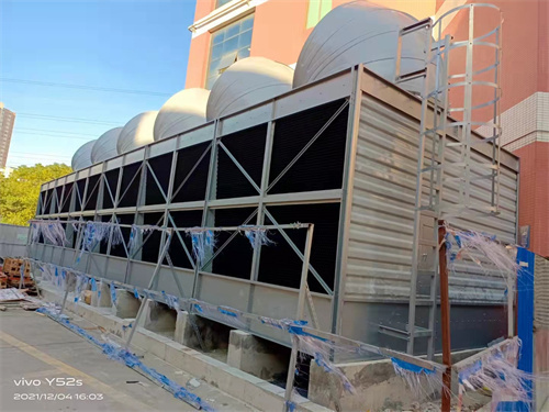 冷卻塔循環水水垢怎么清除,冷卻塔循環除垢大概花多少錢?(冷卻塔水垢非常嚴重怎么清理)